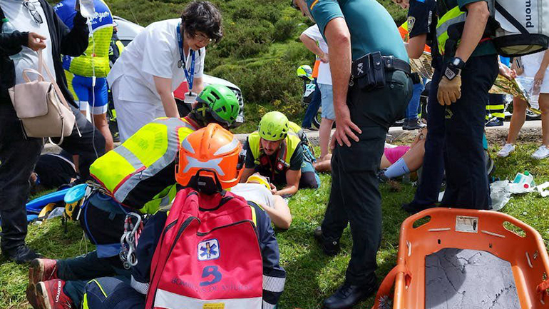Δέκα άτομα τραυματίστηκαν σε ανατροπή τουριστικού λεωφορείου στην Ισπανία